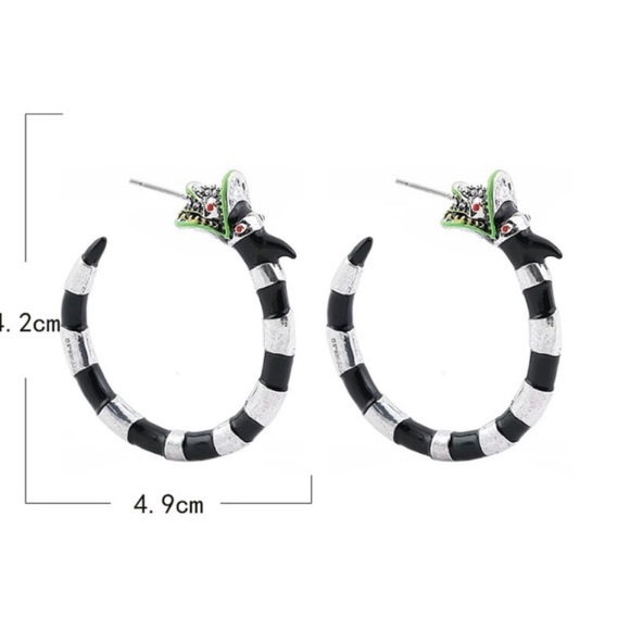 Beetlejuice Sandworm Earrings - Picture 2 of 3